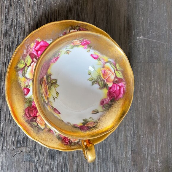 Royal Chelsea Golden Rose Teacup & Saucer - Picture 2 of 15